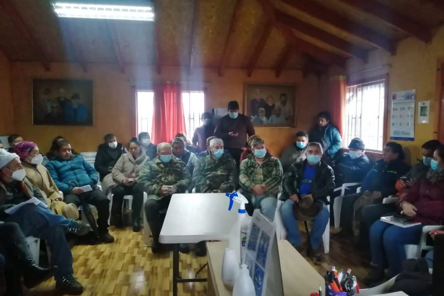 GOBIERNO SE REÚNE CON DIRIGENTES DE CHOLCHOL POR MEJORAMIENTO DE CAMINO