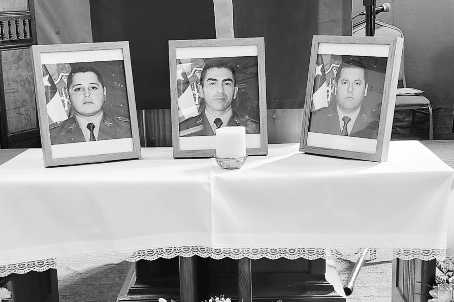 DECLARACIÓN DE DUELO NACIONAL POR TRES DÍAS, CON MOTIVO DEL REPUDIABLE HOMICIDIO DE CARABINEROS EN ACTOS DE SERVICIO