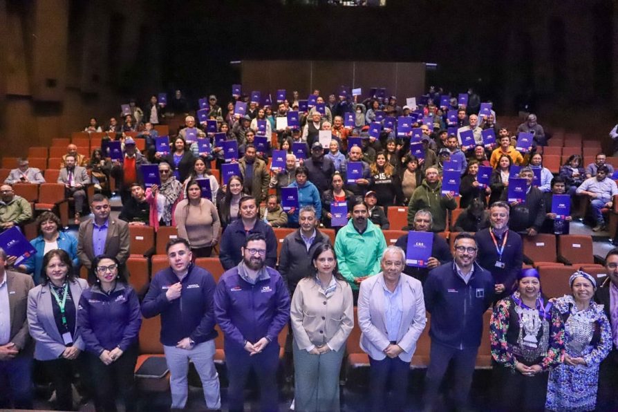 Ministra Ignacia Fernández encabeza entrega de bonos de riego por $3.500 millones en La Araucanía