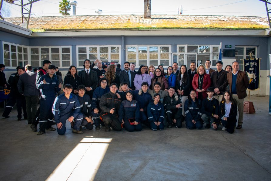 Liceo Industrial de Angol se suma a Red de Liceos Bicentenarios del MINEDUC
