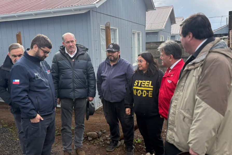 Subsecretario de Gobierno y delegado presidencial monitorean en terreno reparaciones del proyecto habitacional Altos del Malleco para dar solución a familias afectadas