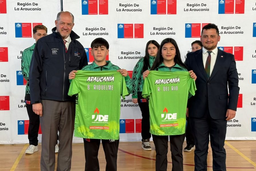 250 ESTUDIANTES DE LA ARAUCANÍA RECIBEN INDUMENTARIA PARA REPRESENTAR A LA REGIÓN EN LA FINAL NACIONAL DE LOS JUEGOS DEPORTIVOS ESCOLARES 2026