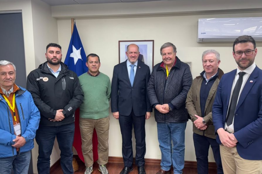 DELEGADO PRESIDENCIAL ABORDA APORTE DE LA SALMONICULTURA A LA ECONOMÍA DE LA ARAUCANÍA